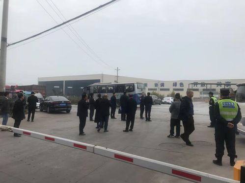 重庆铜梁一建材公司被强制 封厂 停产 当地警方介入调查